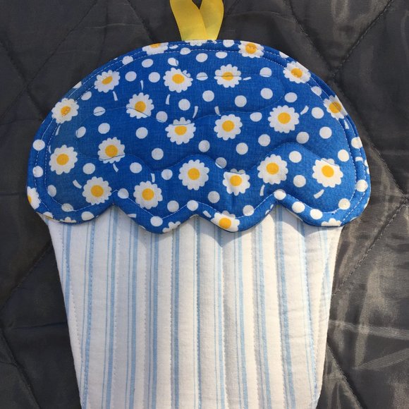 New Oven Mitten - Hand Quilted - Picture 3 of 7